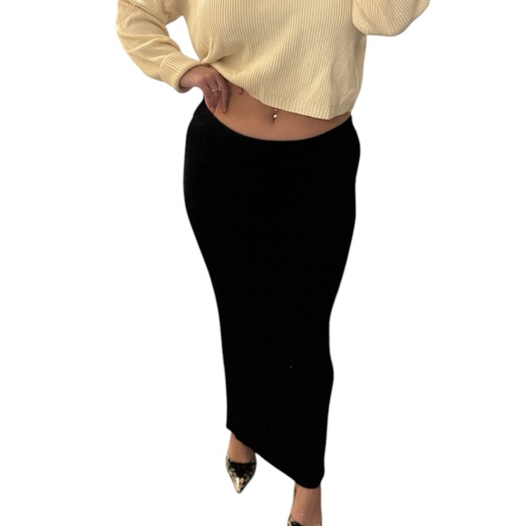 ASOS KNIT SKIRT - Picture 2 of 2